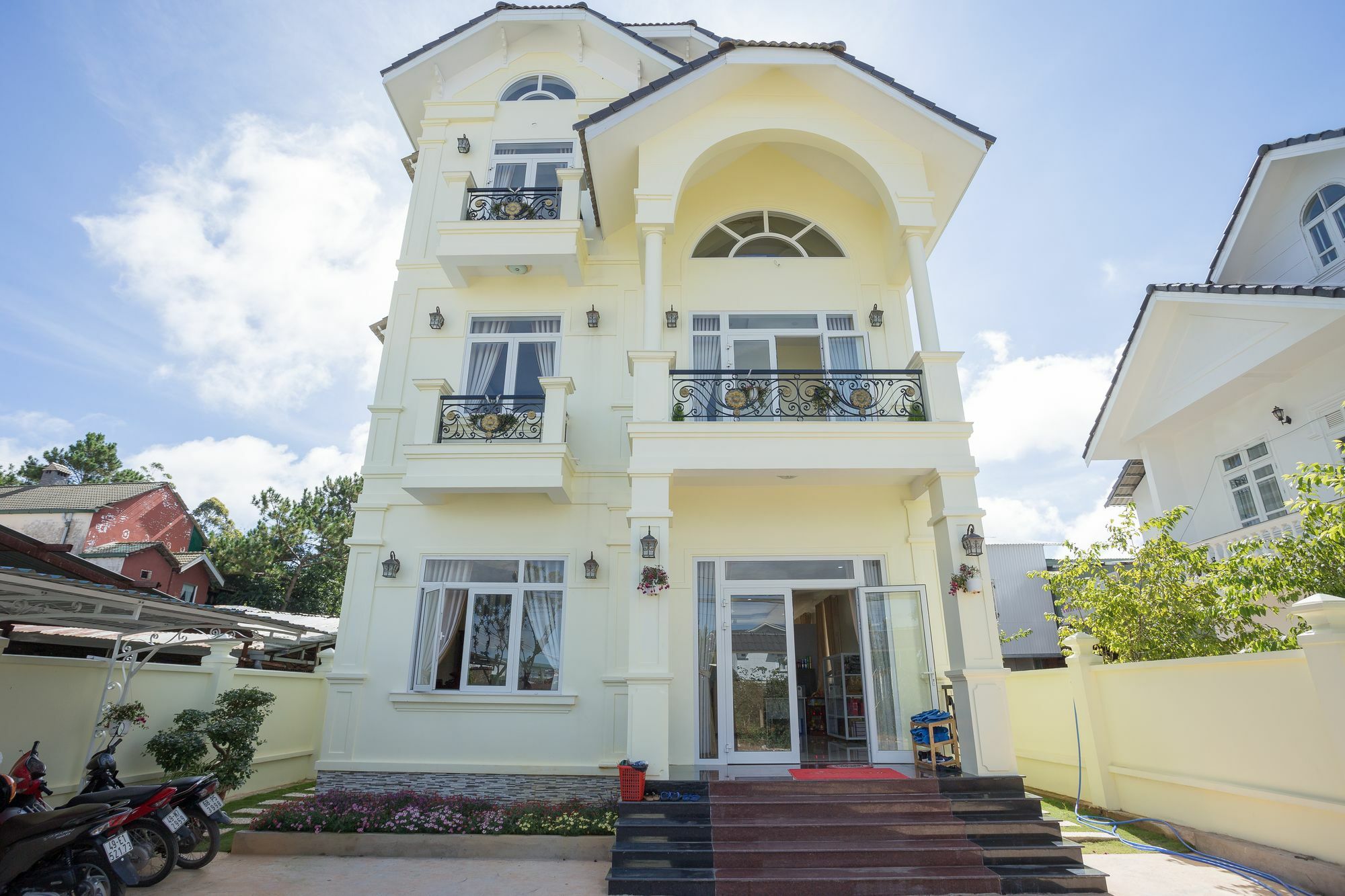 Apartmán Biet Thu Du Lich Atiso Dalat Exteriér fotografie